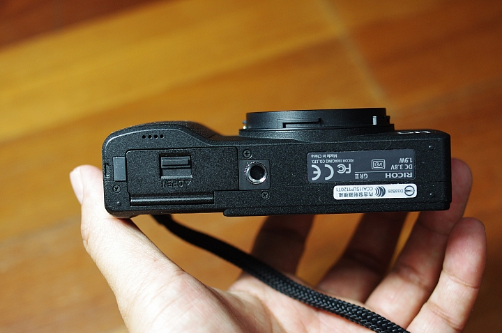 新一代的街拍名機 Ricoh GR II ~ 開箱和簡易評測