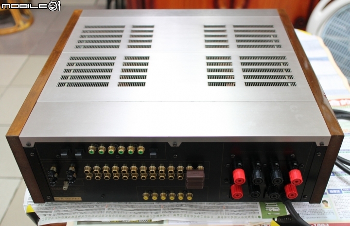 入手YAMAHA AX-2000 綜合擴大機(二樓新增先峰PD5000 CD機)