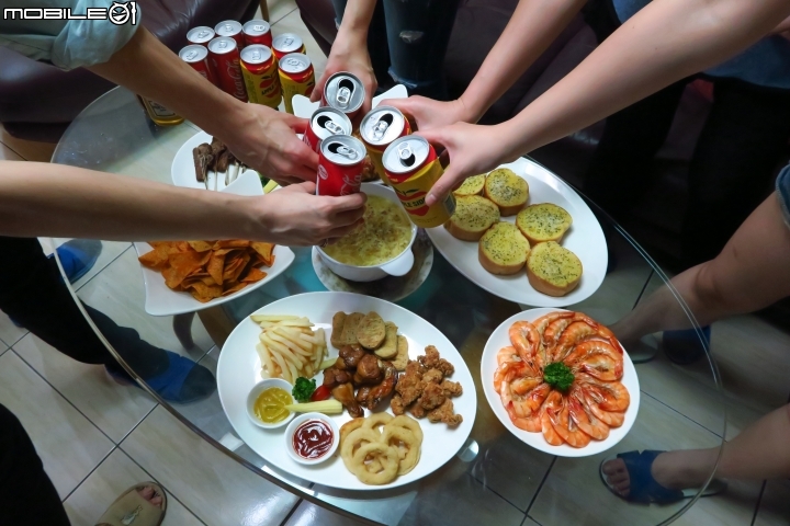 一台氣炸鍋搞定歡送party+提前生日聖誕慶祝!再也不用拜訪FRIDAYS餐廳囉
