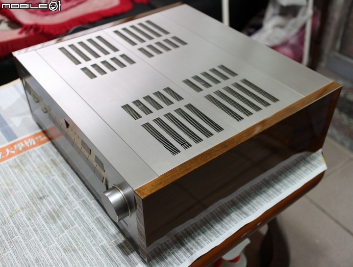 入手YAMAHA AX-2000 綜合擴大機(二樓新增先峰PD5000 CD機)