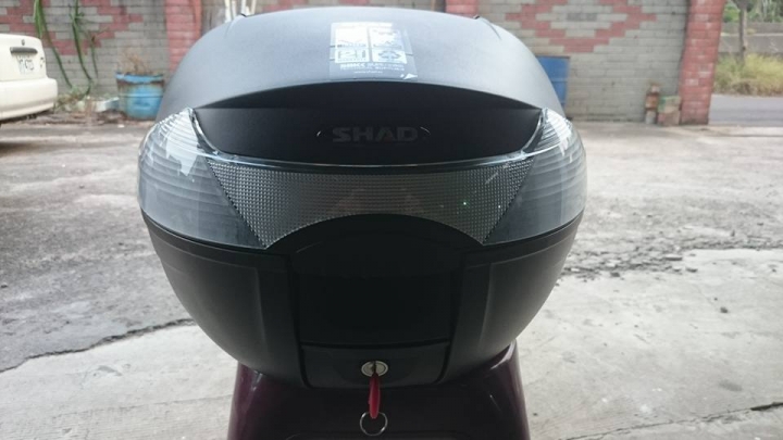 KYMCO V2-125+ 加裝33公升行李箱