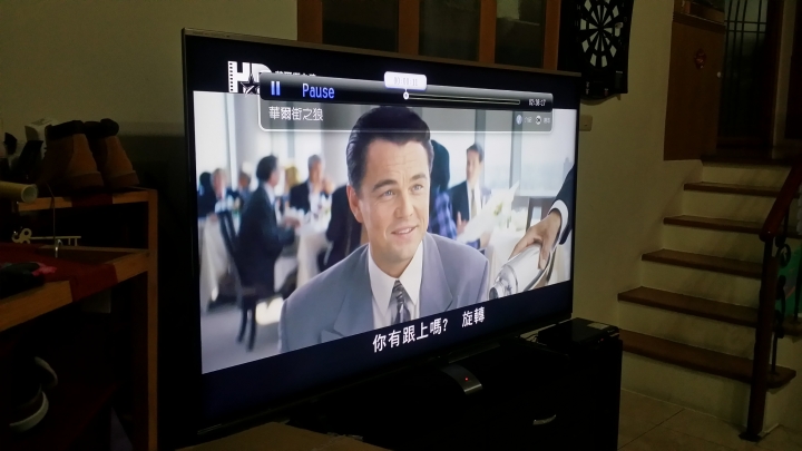 請問側光式的電視都會這樣嗎? (內附照片)