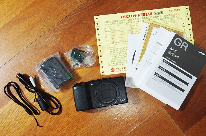 新一代的街拍名機 Ricoh GR II ~ 開箱和簡易評測