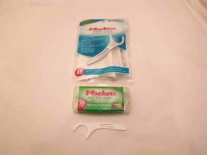 小小逸品,是每年我們一家要用掉3000根以上的重要家用品---牙線棒