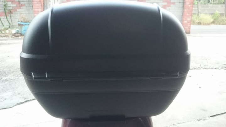 KYMCO V2-125+ 加裝33公升行李箱