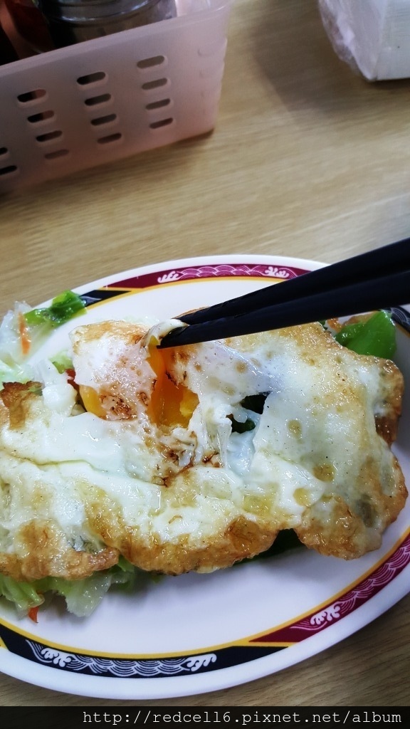 俗夠大碗的台東在地好味道~高工肉燥飯