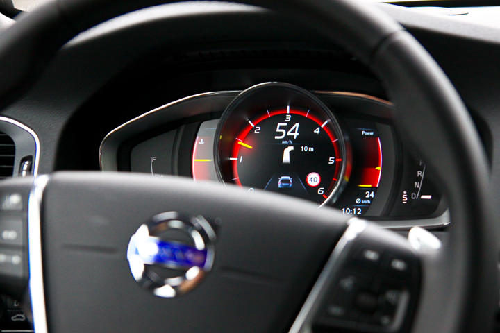解放自我,我開V60 Cross Country,我在新北雙溪