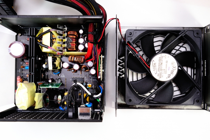 售價更加近人,全漢 AURUM V 金鈦極 V 550W 電源供應器開箱測試