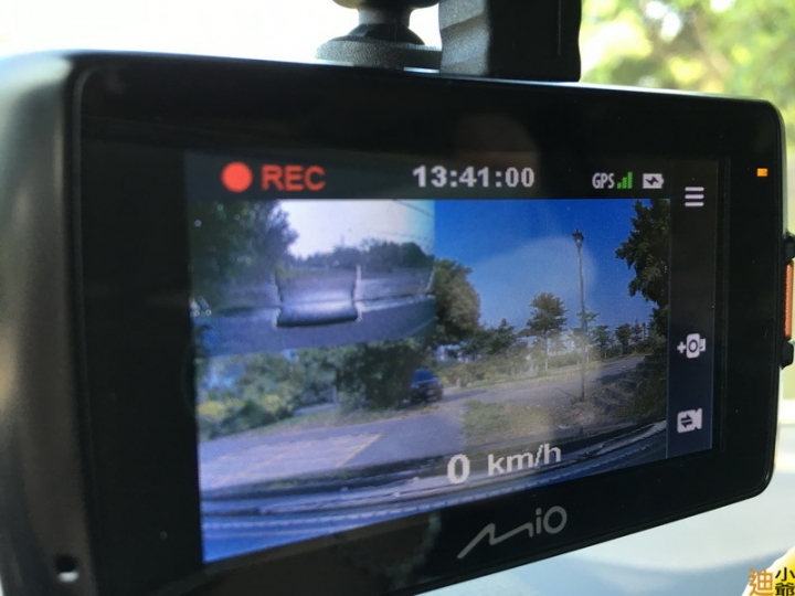 開箱:Mio 688D 雙鏡頭行車紀錄器開箱