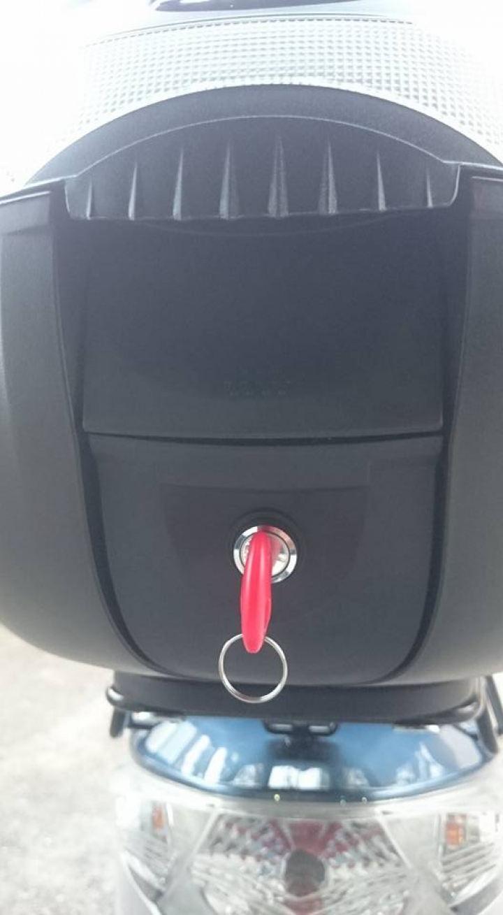 KYMCO V2-125+ 加裝33公升行李箱