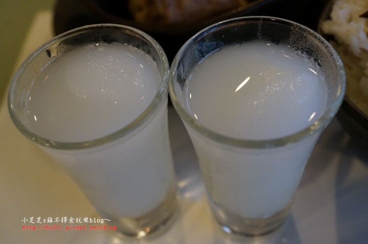 【台北美食】三重火鍋推薦 手掌大海鮮霸王虎蝦 起司牛奶鍋 品味日式涮涮鍋 手作蝦漿、芋頭丸子、土雞肉推薦 捷運三重國小站