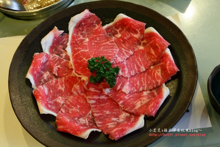 【台北美食】三重火鍋推薦 手掌大海鮮霸王虎蝦 起司牛奶鍋 品味日式涮涮鍋 手作蝦漿、芋頭丸子、土雞肉推薦 捷運三重國小站