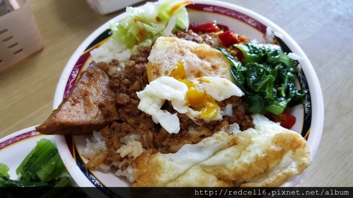 俗夠大碗的台東在地好味道~高工肉燥飯