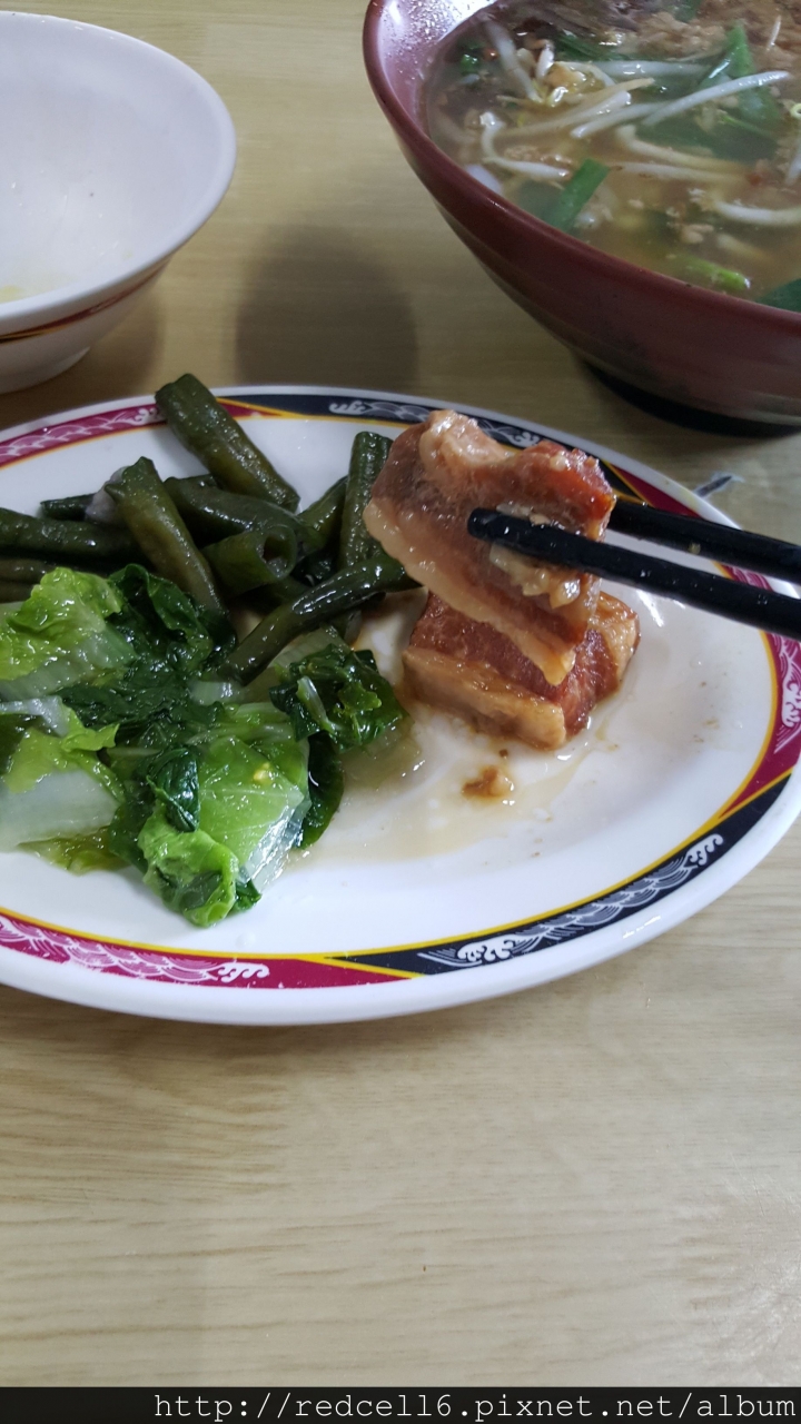 俗夠大碗的台東在地好味道~高工肉燥飯