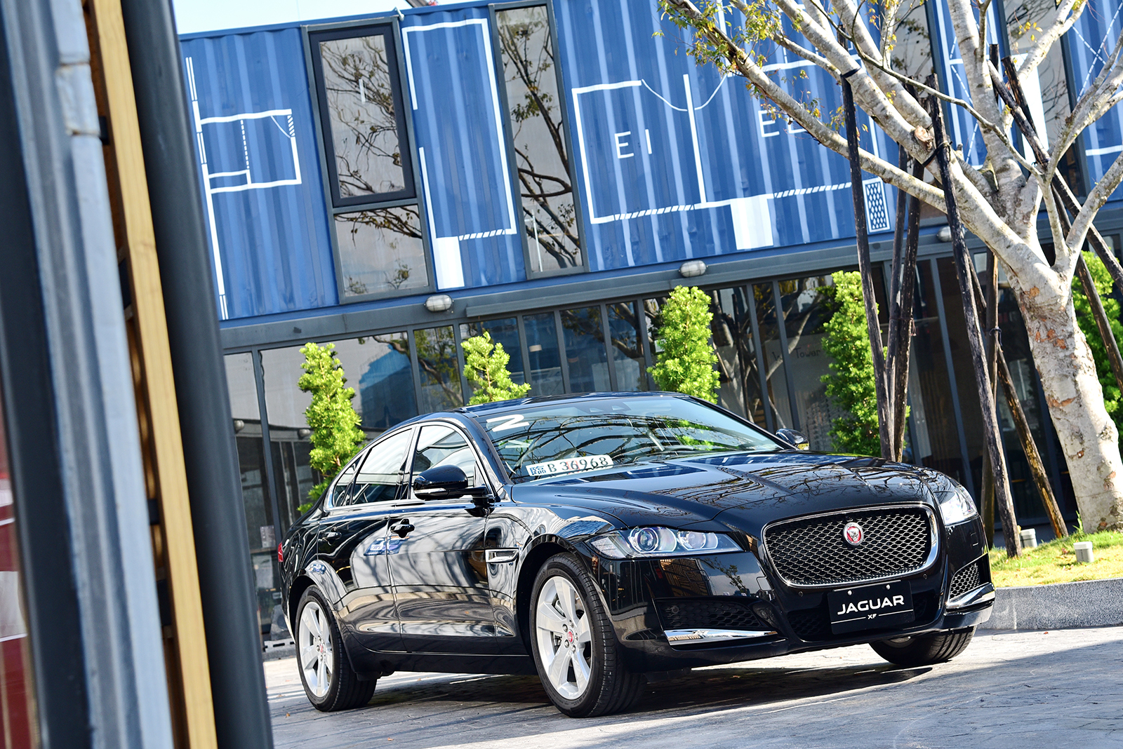 動與靜的全面進化 Jaguar XF Prestige 35t