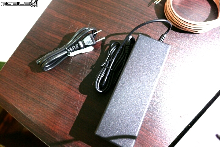 【開箱】SONY CAS-1緊湊型桌面音箱