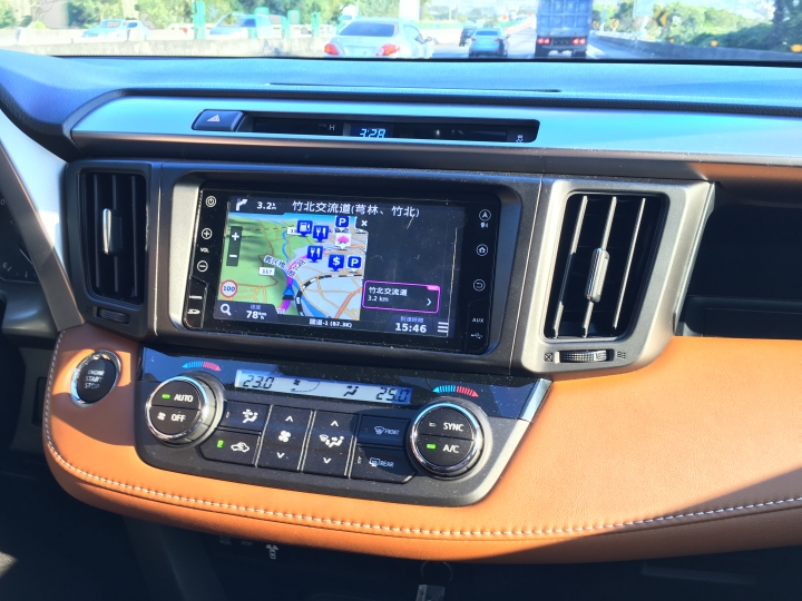 2016 RAV4 開箱