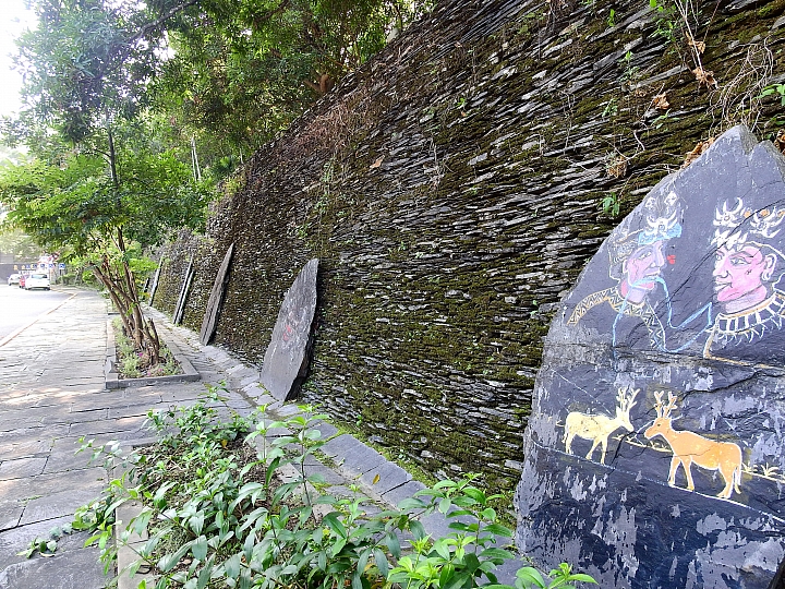 回到原始歲月,山地門的原住民村落,並期待12月26日山川琉璃吊橋免費開放3個月。