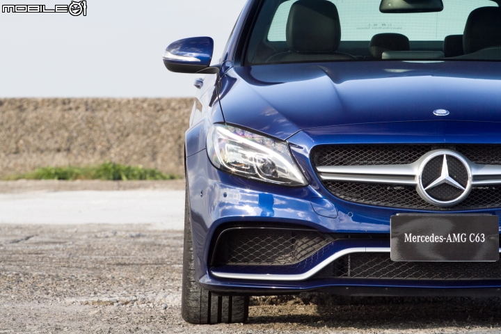 潛藏不住的霸氣 Mercedes-AMG C63