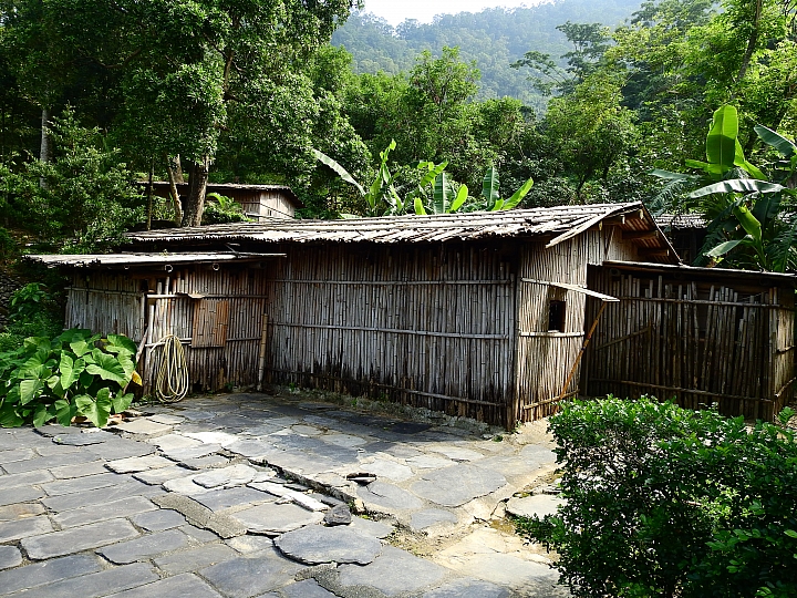回到原始歲月,山地門的原住民村落,並期待12月26日山川琉璃吊橋免費開放3個月。