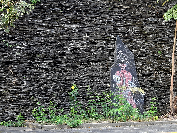 回到原始歲月,山地門的原住民村落,並期待12月26日山川琉璃吊橋免費開放3個月。