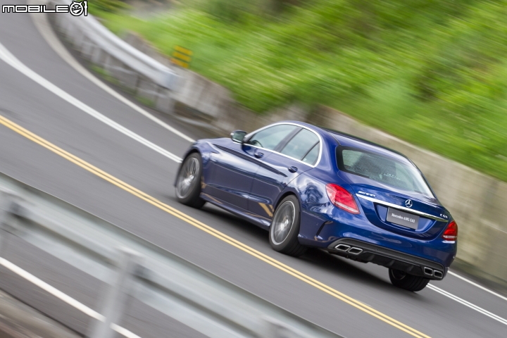 潛藏不住的霸氣 Mercedes-AMG C63