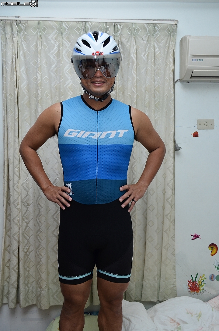 (開箱)~~GIANT【全速迎戰】Trinity & Avow鐵人三項專屬車,官網首購,贈品三鐵衣率先開箱!!