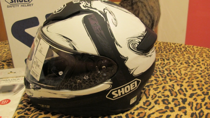 {開箱} SHOEI Z-7 SEELE 死神 人生第一頂進口帽
