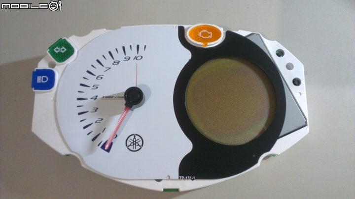 新勁戰液晶儀表板淡化 DIY 維修處理過程