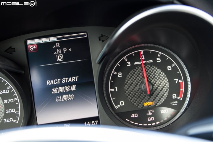 潛藏不住的霸氣 Mercedes-AMG C63