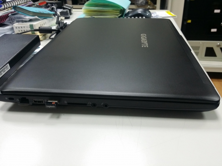 GIGABYTE P37K V4的簡易開箱 (資訊月開箱相關活動)