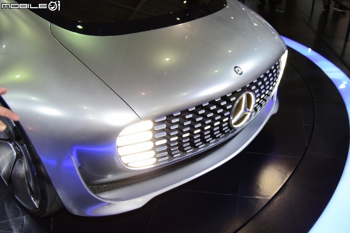 窺見未來移動世界 M.Benz F015自動駕駛概念車試乘體驗