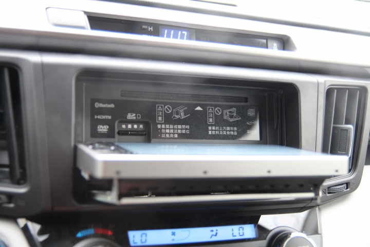 終於看到我訂的車RAV4旗艦4WD油電款(1/14更新)