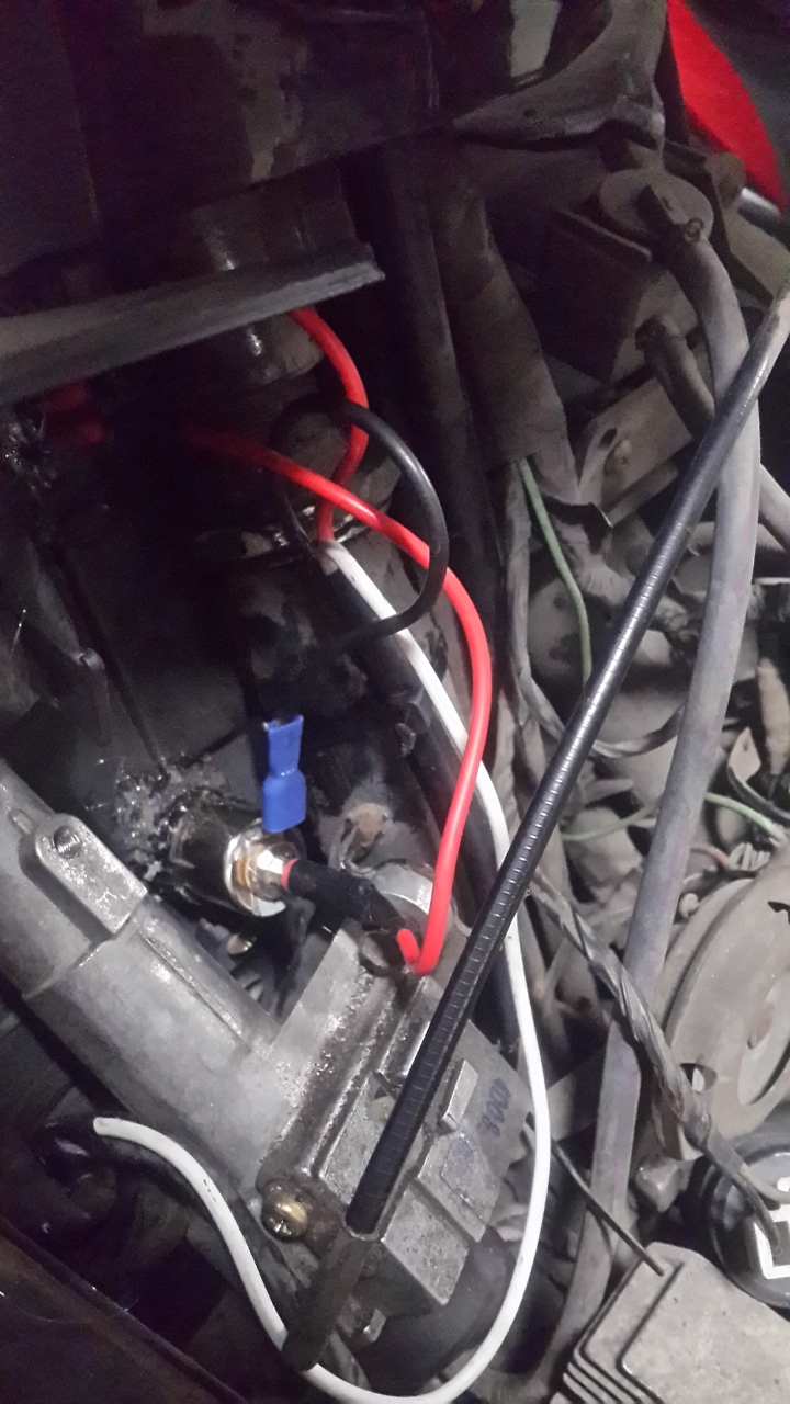 機車加裝點菸器及車廂燈分享