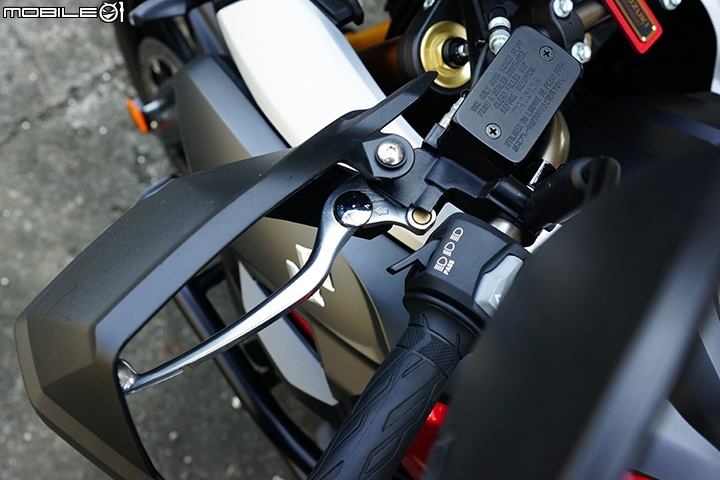 挑戰更多未知秘境 SUZUKI V-Strom 1000