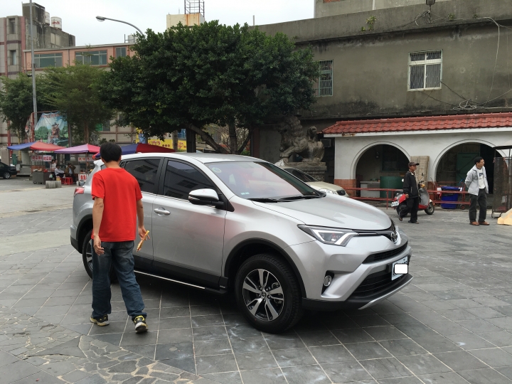 2016 RAV4 開箱