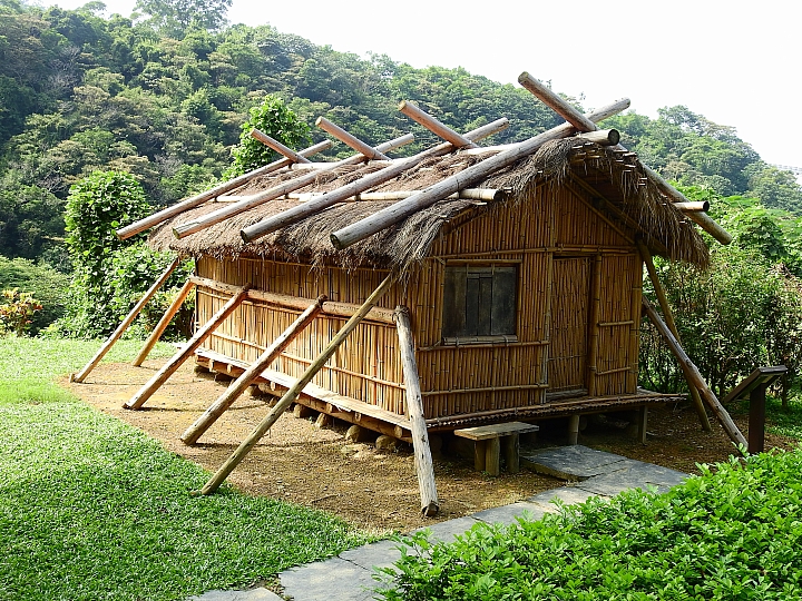 回到原始歲月,山地門的原住民村落,並期待12月26日山川琉璃吊橋免費開放3個月。