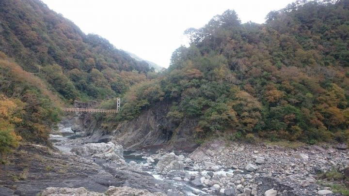 肥吱吱與綠胖胖之來去鎮西堡看楓葉(重機小旅行番外篇)