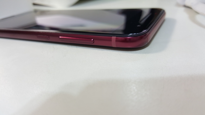 A9石榴紅開箱,附與NOTE 5簡單心得比較(文長)