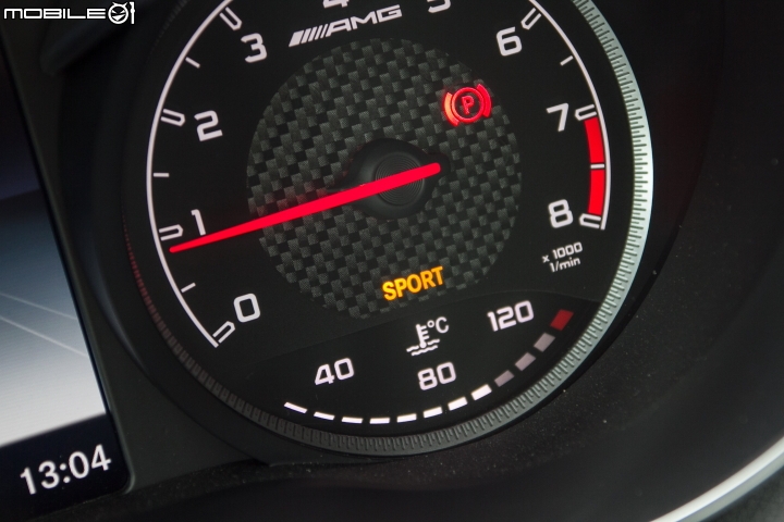 潛藏不住的霸氣 Mercedes-AMG C63