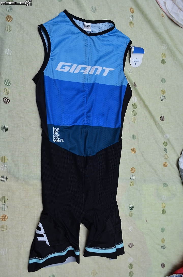 (開箱)~~GIANT【全速迎戰】Trinity & Avow鐵人三項專屬車,官網首購,贈品三鐵衣率先開箱!!