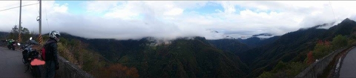 肥吱吱與綠胖胖之來去鎮西堡看楓葉(重機小旅行番外篇)