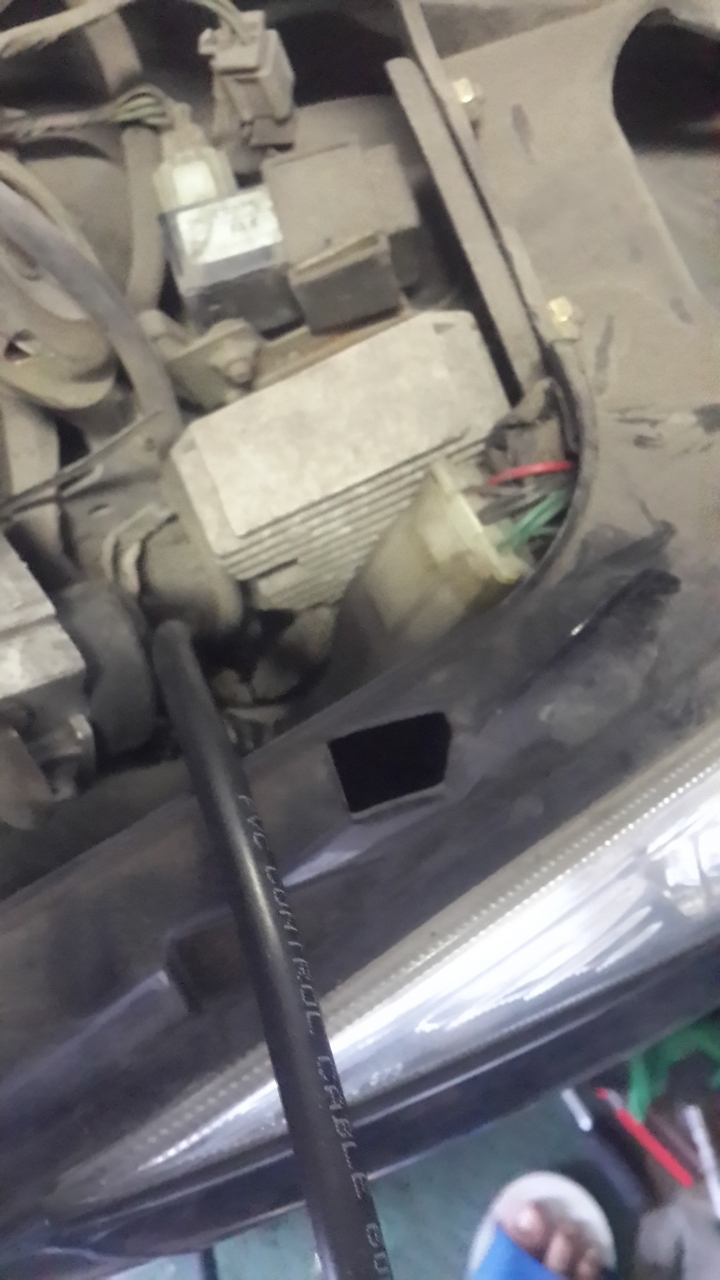 機車加裝點菸器及車廂燈分享