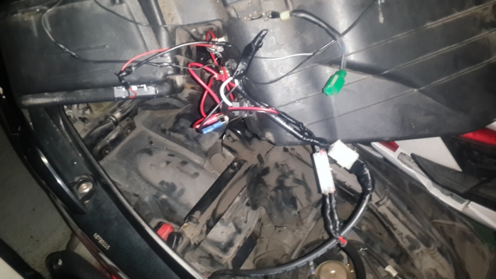 機車加裝點菸器及車廂燈分享