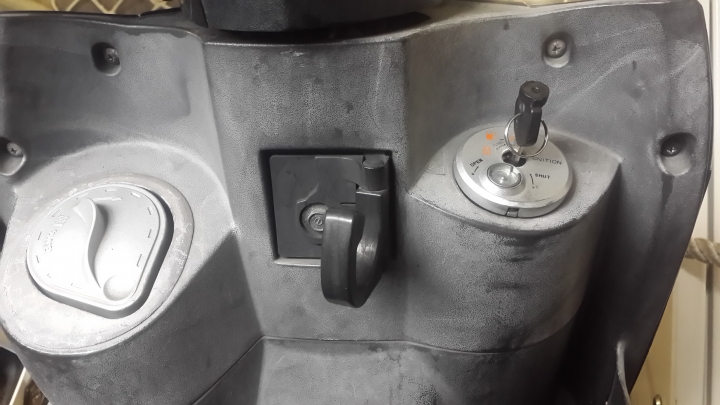 機車加裝點菸器及車廂燈分享