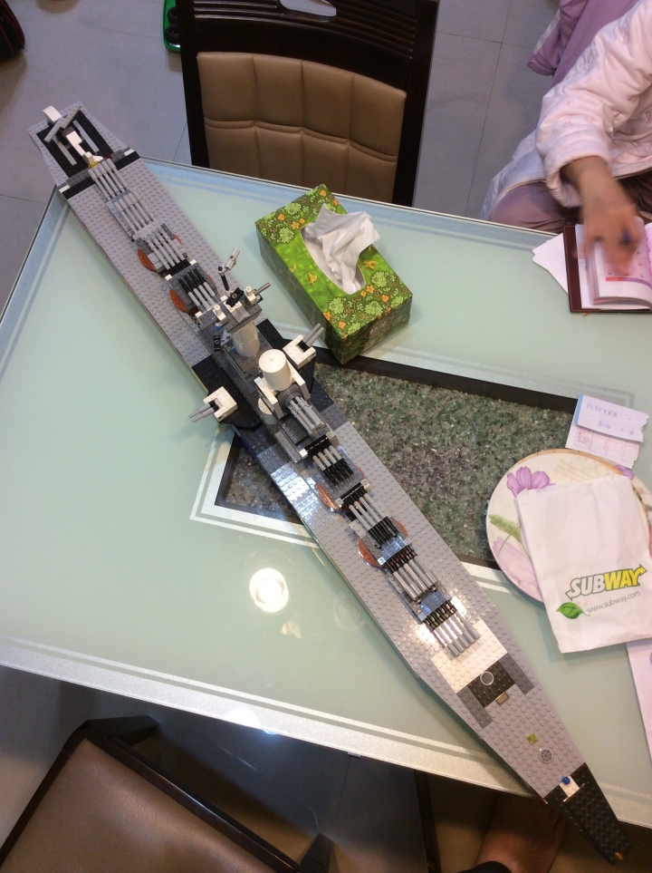 兒子創作的樂高戰艦