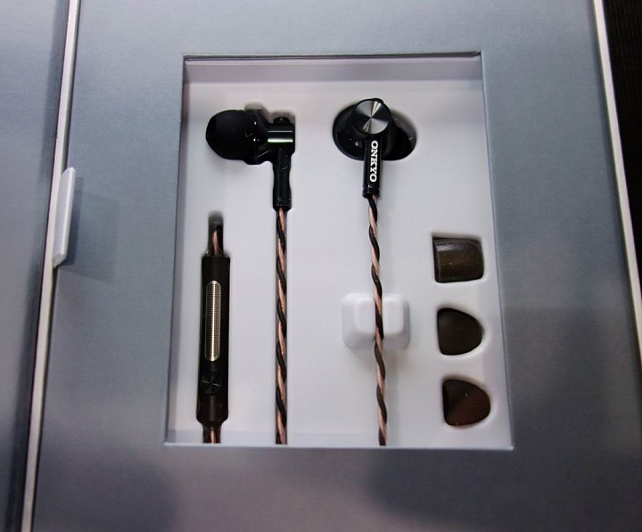 ONKYO E700M 簡易開箱