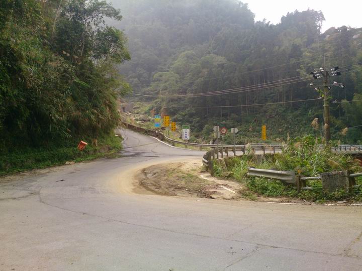 終於空出時間來騎車了………「彰化===竹山八卦茶園」……我是神經病????