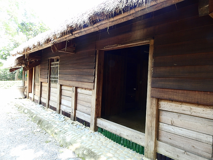 回到原始歲月,山地門的原住民村落,並期待12月26日山川琉璃吊橋免費開放3個月。