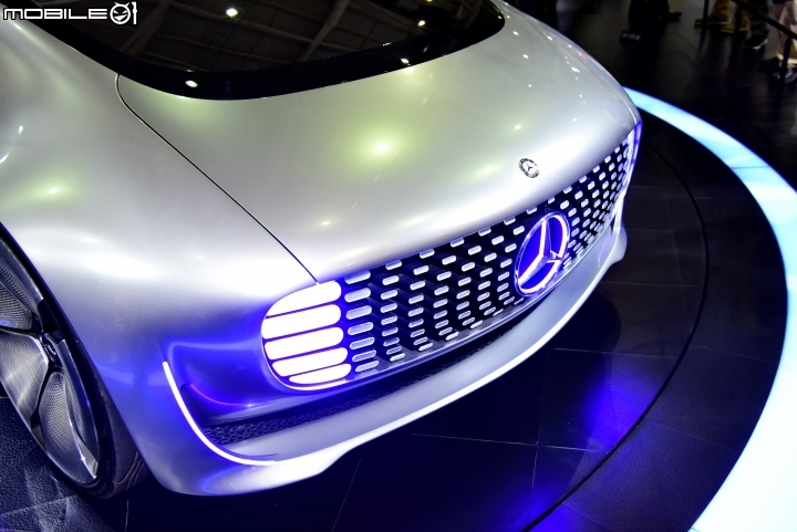 窺見未來移動世界 M.Benz F015自動駕駛概念車試乘體驗